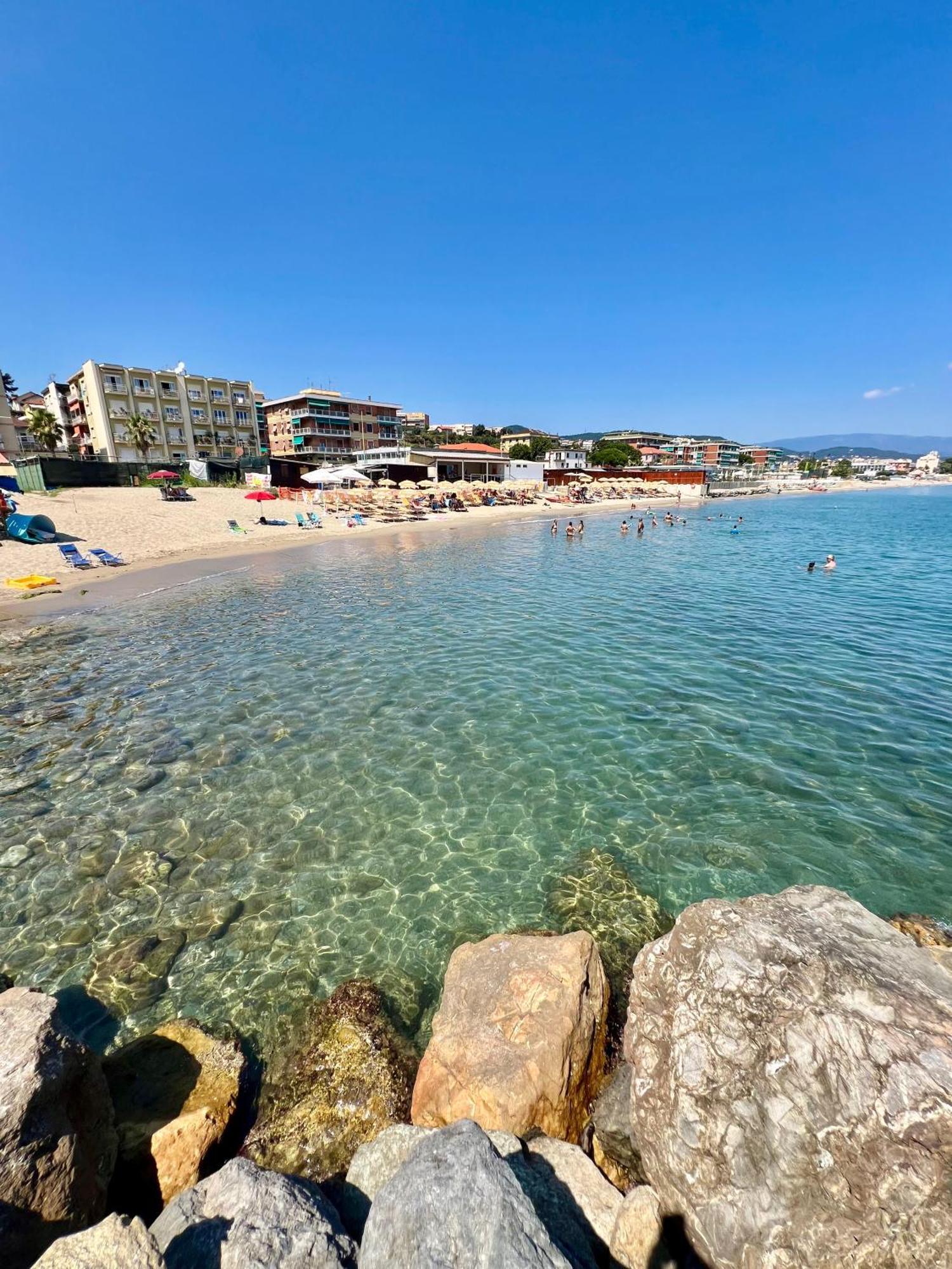 Appartamento Con Accesso Privato Spiaggia Савона Экстерьер фото